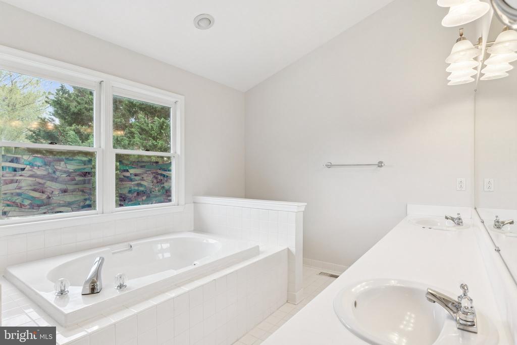 3649 EPPING FOREST WAY
