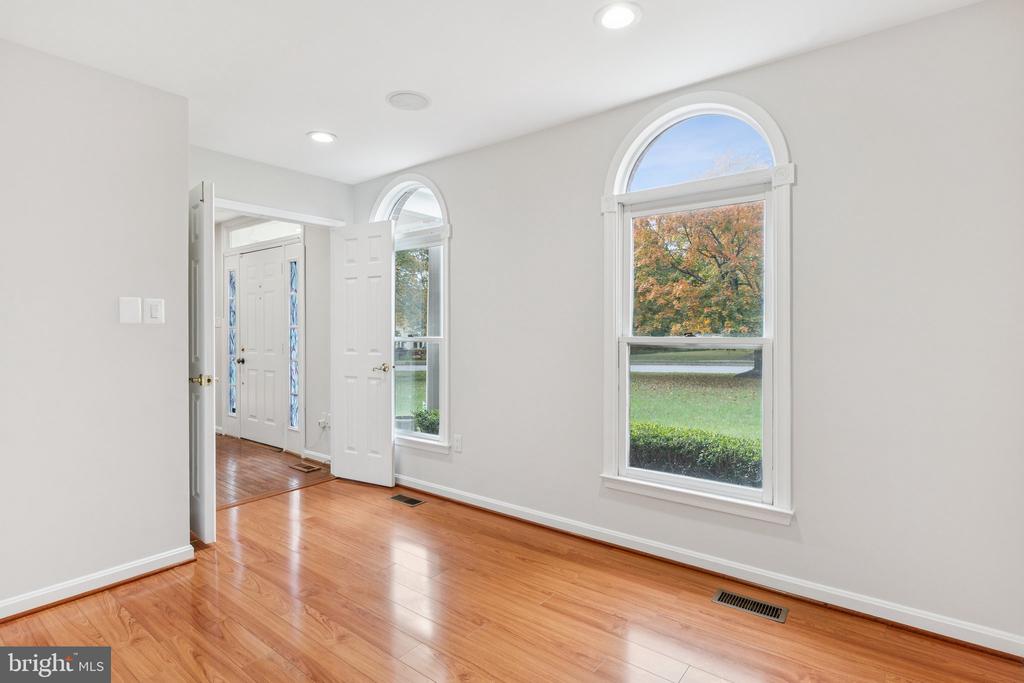 3649 EPPING FOREST WAY