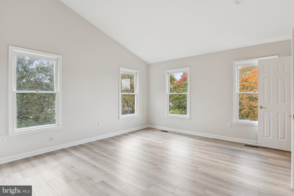 3649 EPPING FOREST WAY