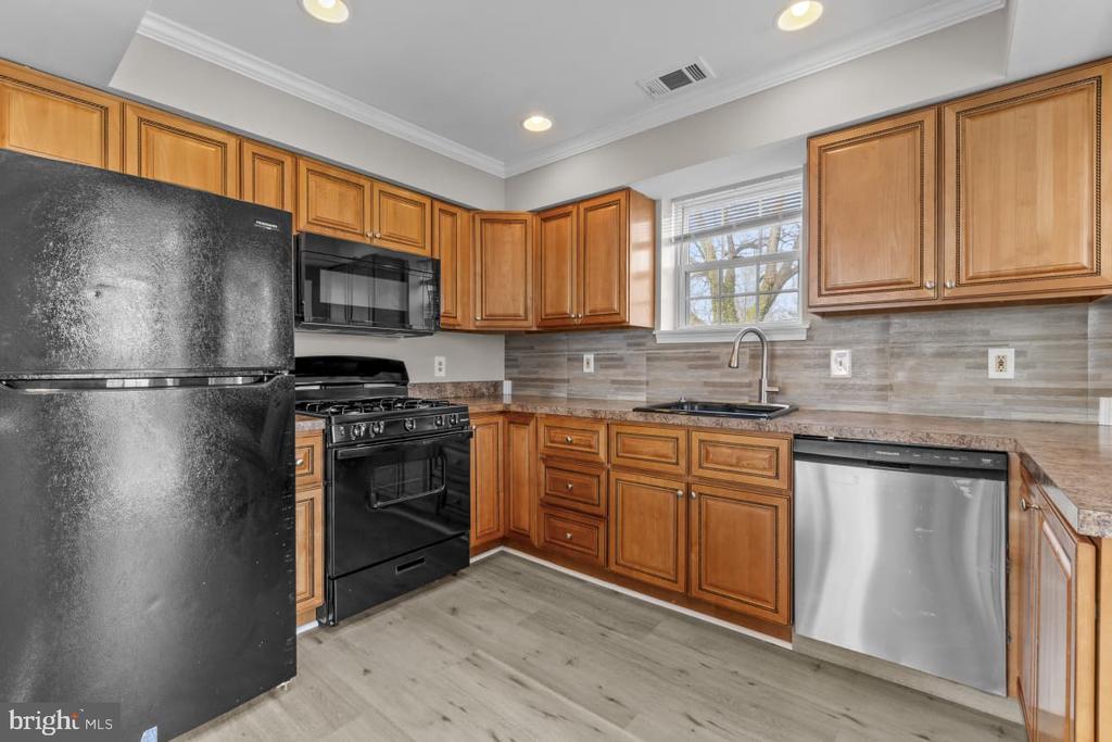 2528 WENDOVER ROAD Unit: B