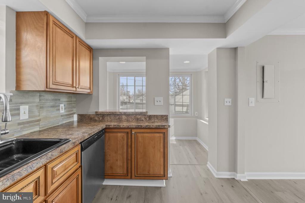 2528 WENDOVER ROAD Unit: B