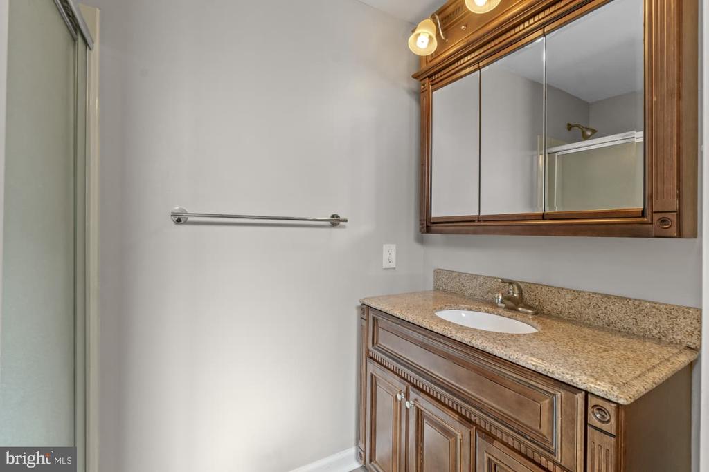 2528 WENDOVER ROAD Unit: B