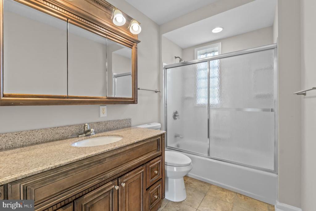 2528 WENDOVER ROAD Unit: B