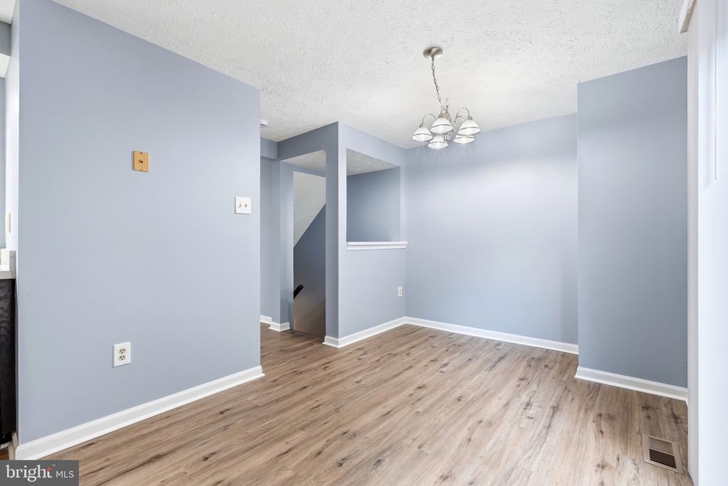 2013 CEDAR BARN WAY