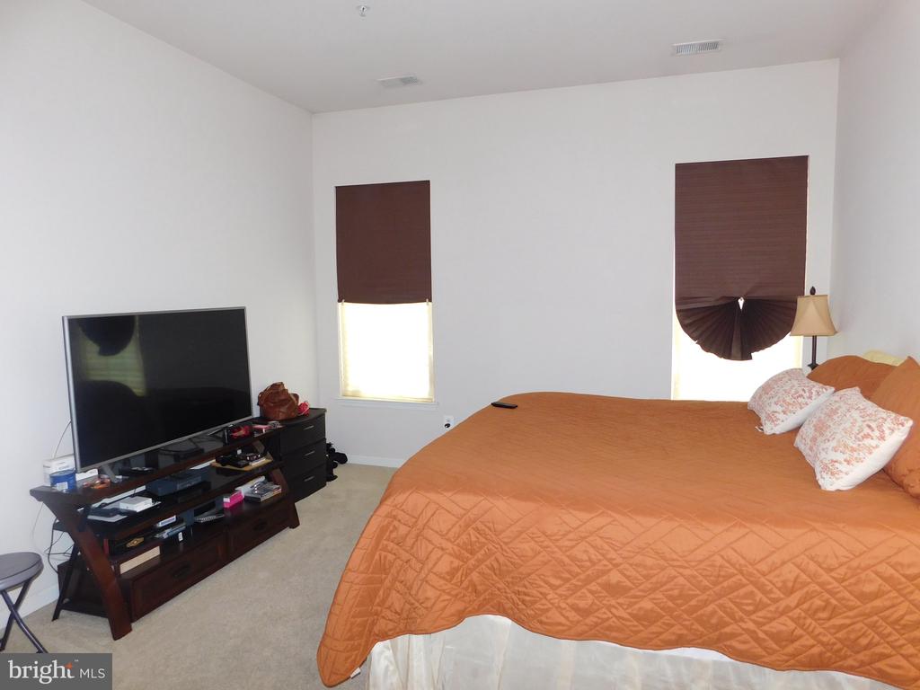 3215 SHADOW PARK LANE