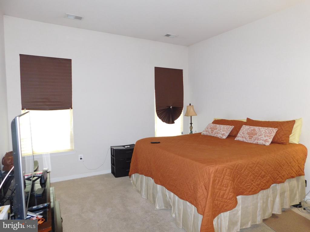 3215 SHADOW PARK LANE