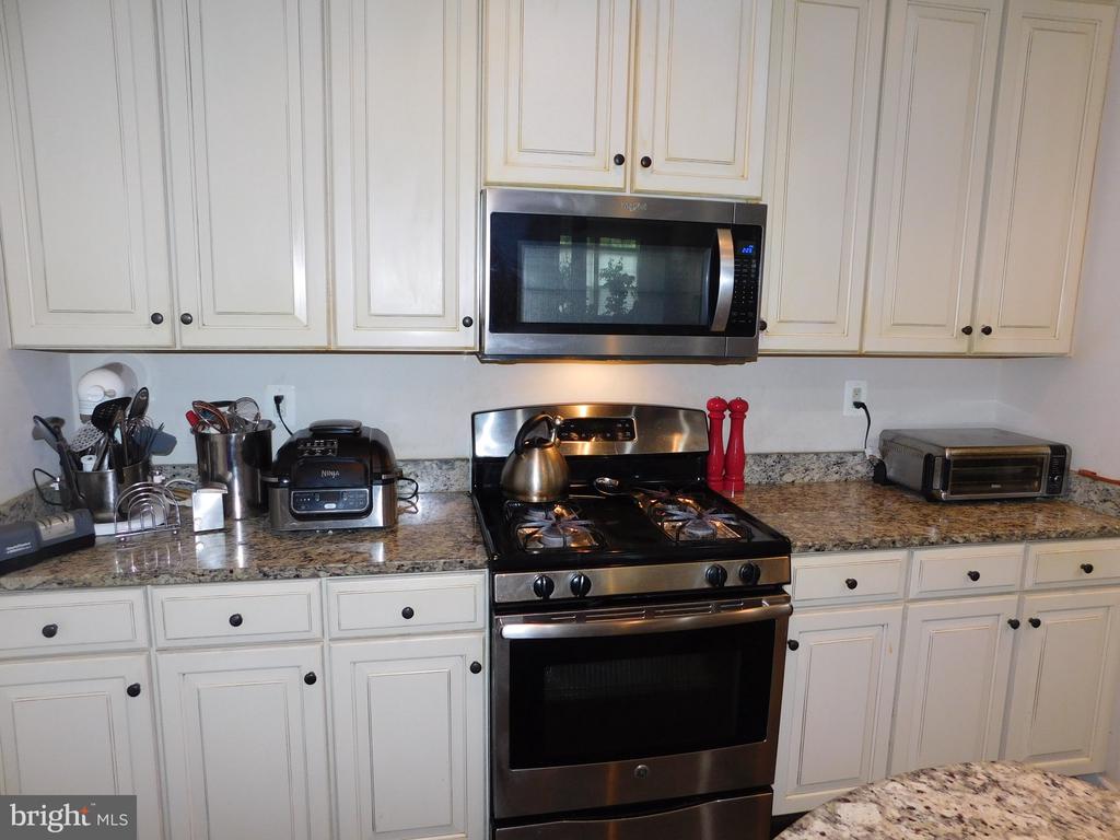3215 SHADOW PARK LANE