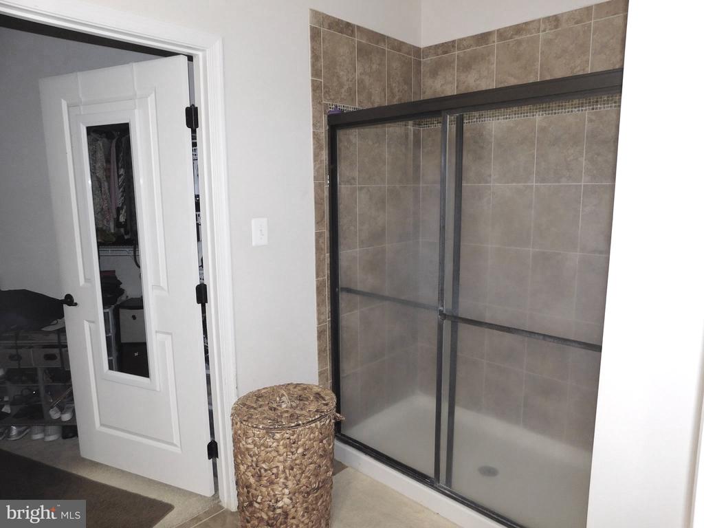 3215 SHADOW PARK LANE