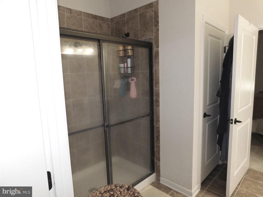 3215 SHADOW PARK LANE