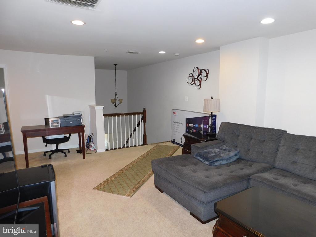 3215 SHADOW PARK LANE