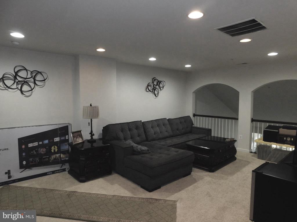 3215 SHADOW PARK LANE