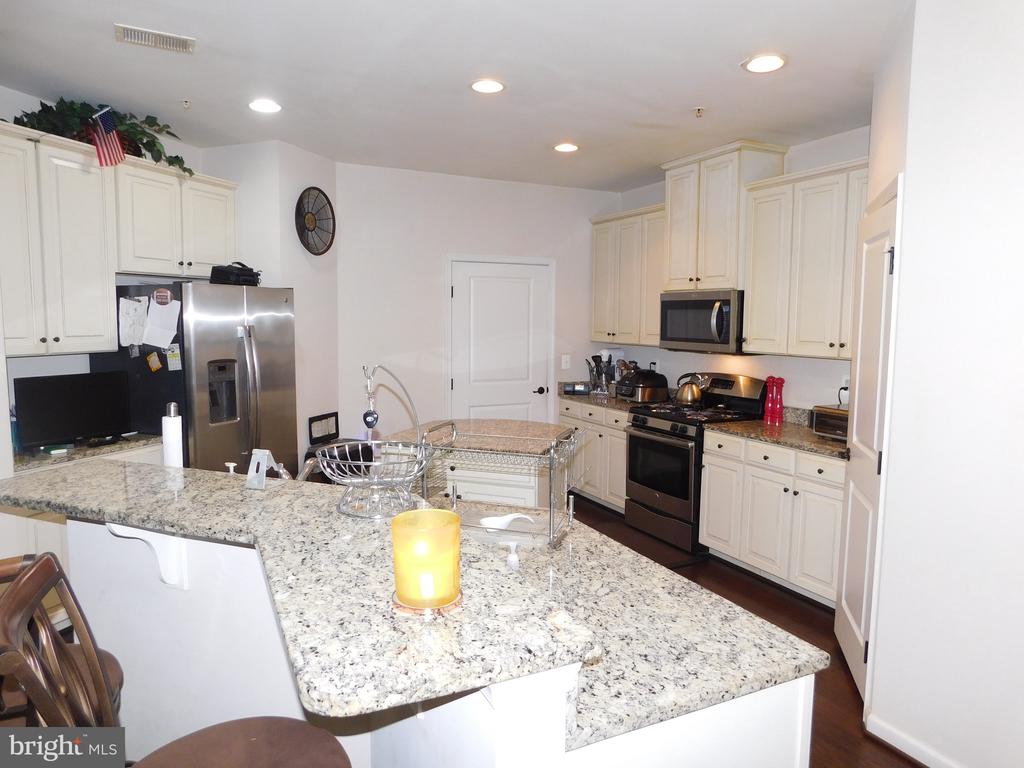 3215 SHADOW PARK LANE