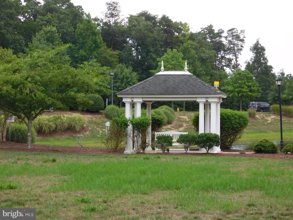 3215 SHADOW PARK LANE