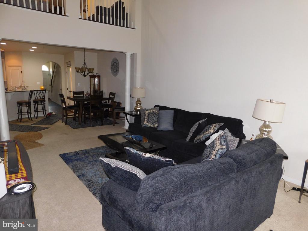 3215 SHADOW PARK LANE