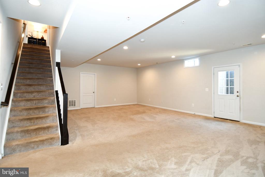 6677 TIMBER RIDGE LANE