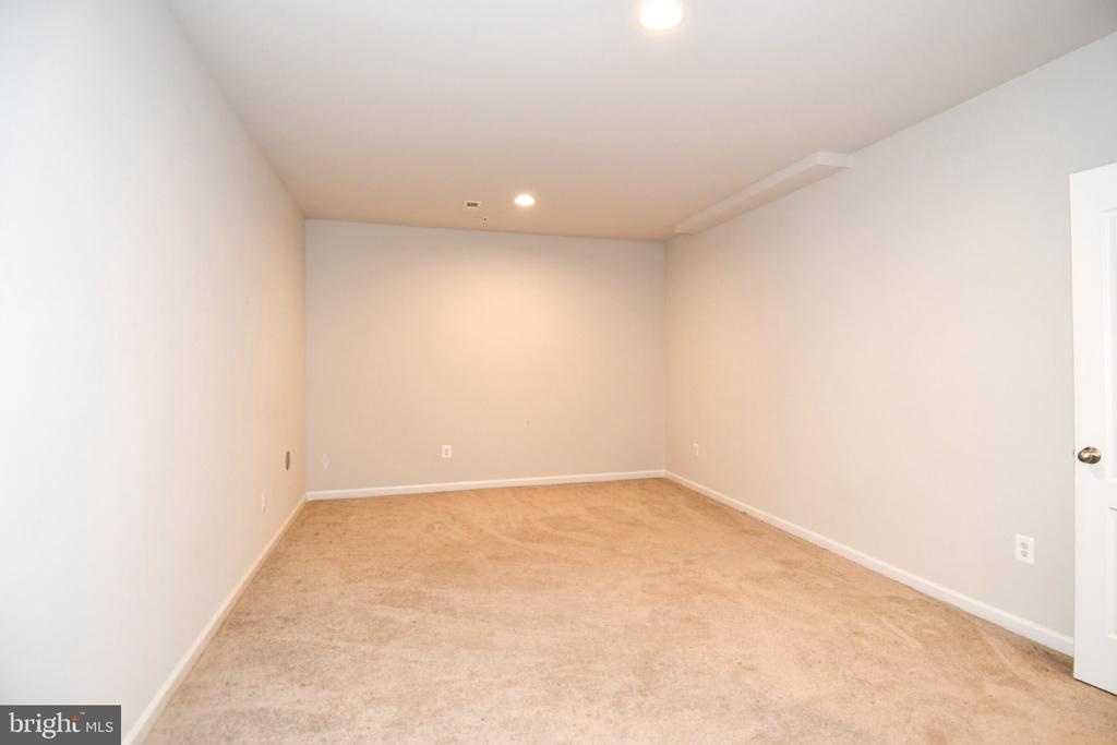 6677 TIMBER RIDGE LANE