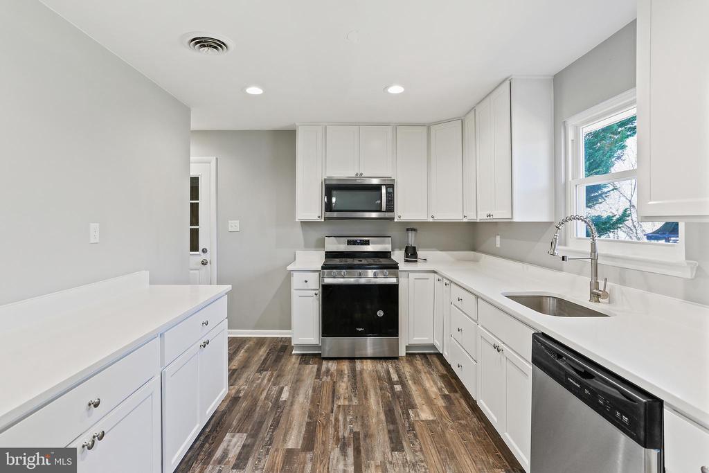 1024 JOHNSVILLE ROAD