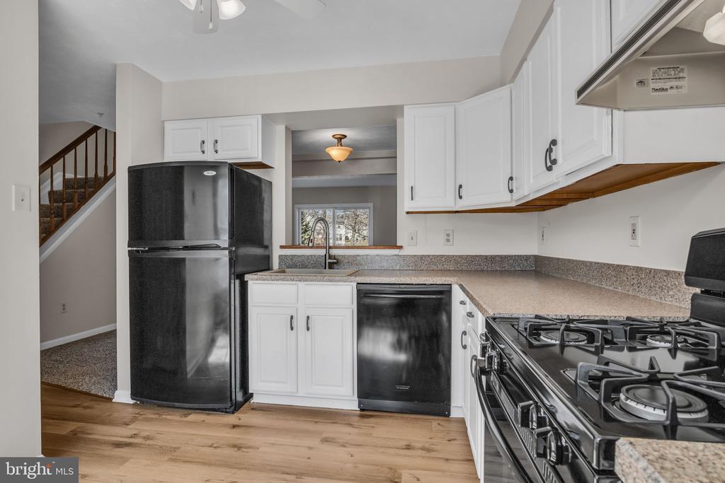 4660 MARKSMAN COURT