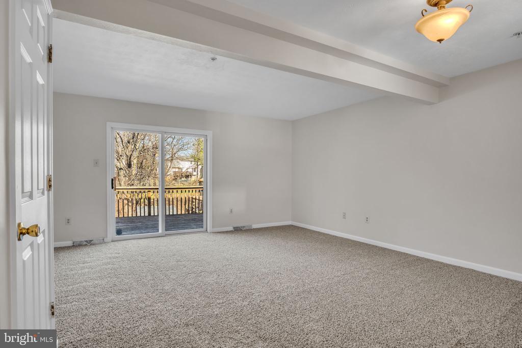 4660 MARKSMAN COURT