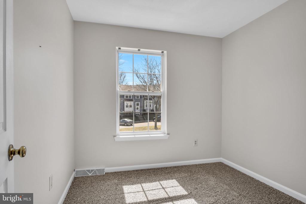 4660 MARKSMAN COURT