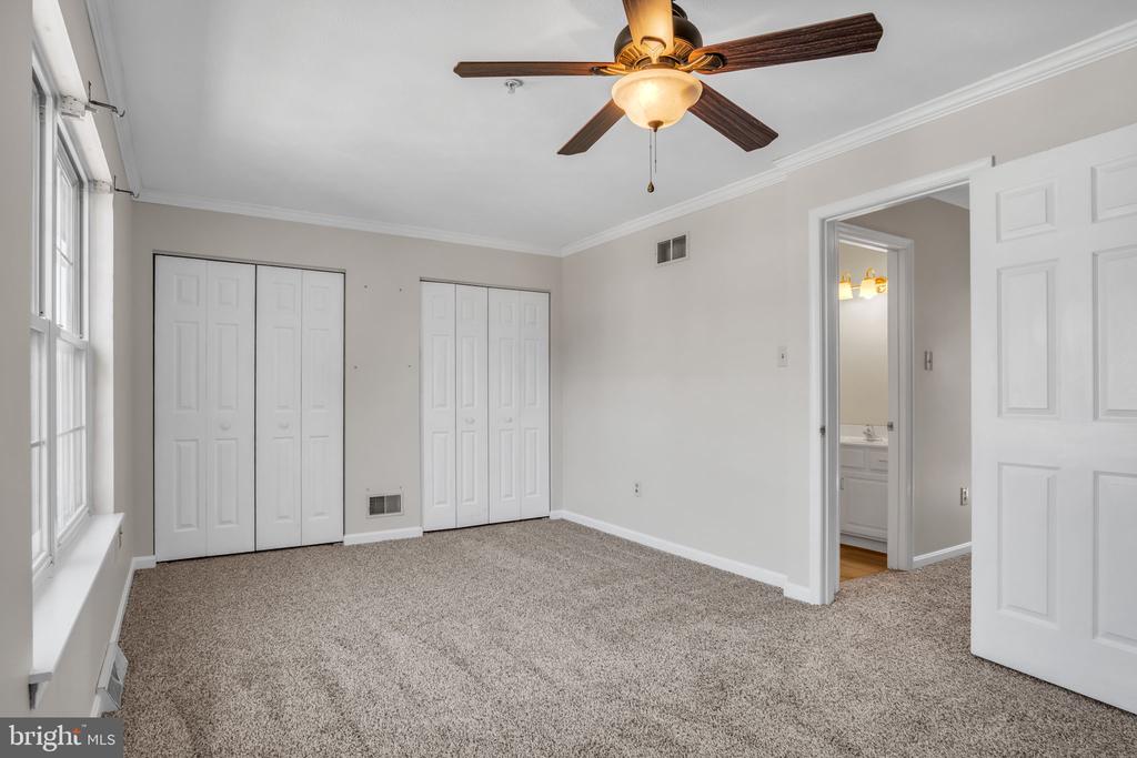 4660 MARKSMAN COURT