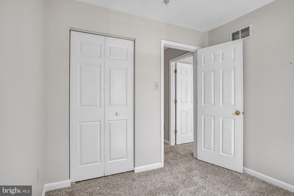 4660 MARKSMAN COURT