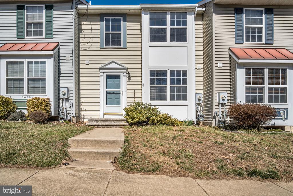 4660 MARKSMAN COURT