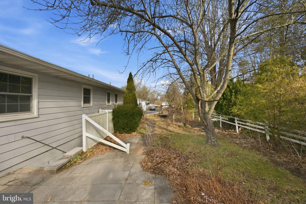 2133 MAYBERRY ROAD