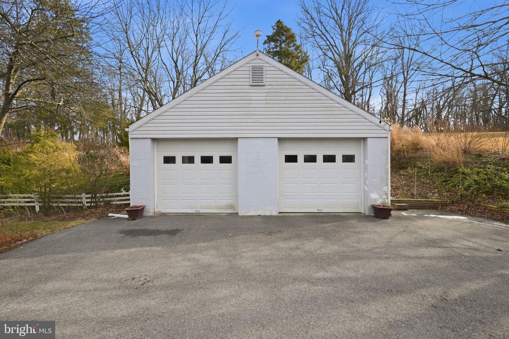 2133 MAYBERRY ROAD
