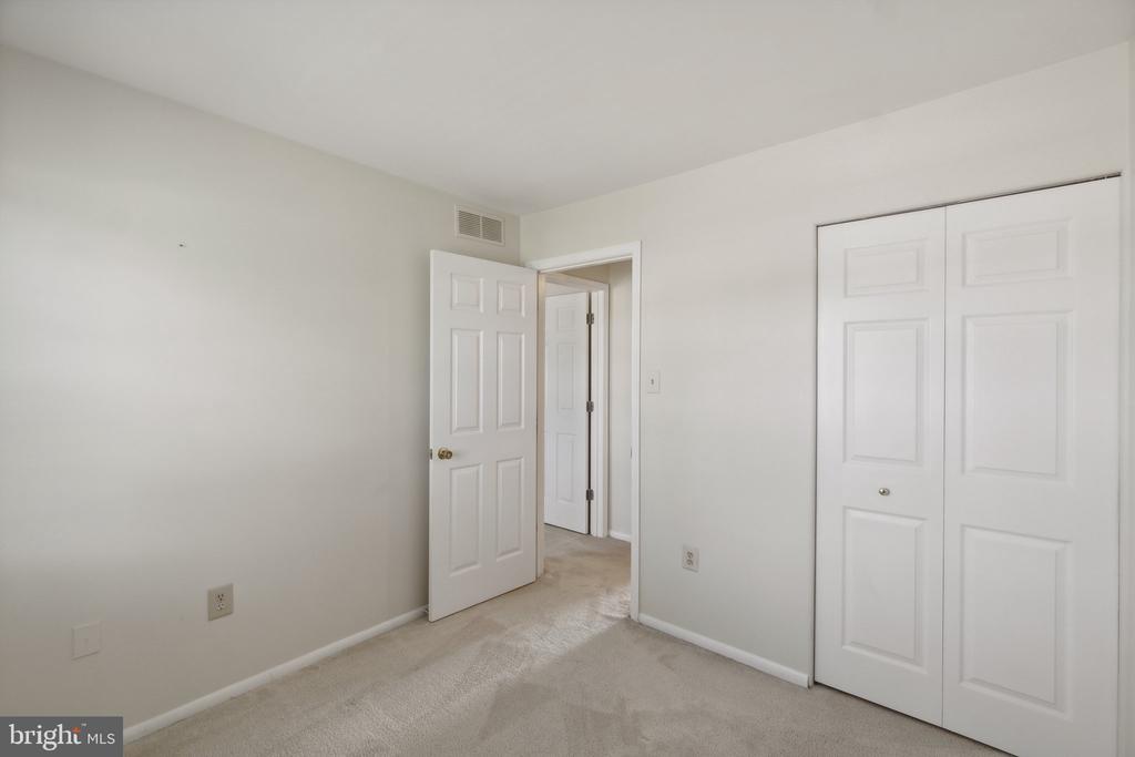 6909 ALEX COURT