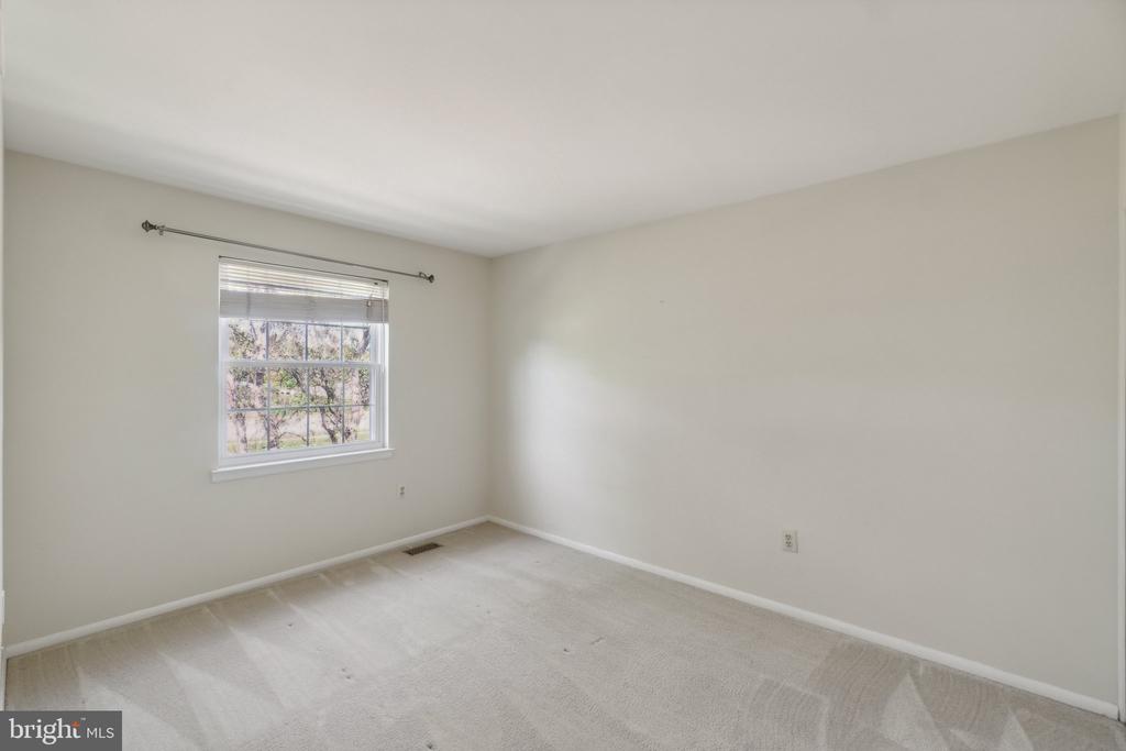 6909 ALEX COURT