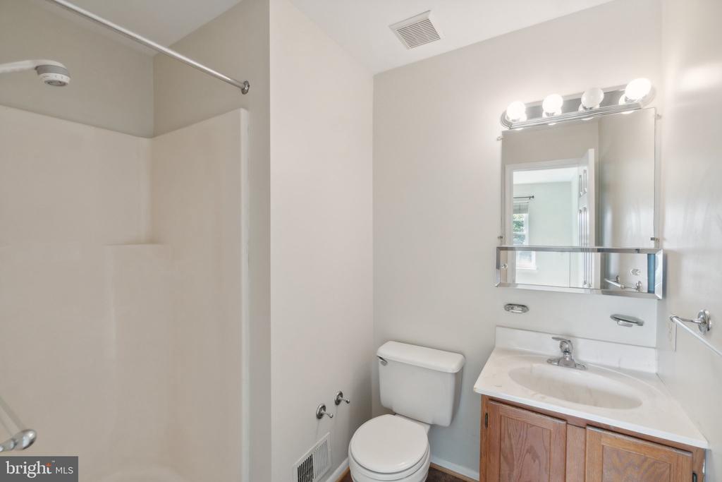 6909 ALEX COURT