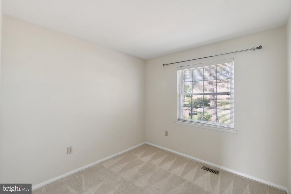 6909 ALEX COURT