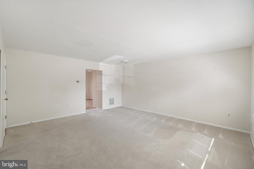 6909 ALEX COURT