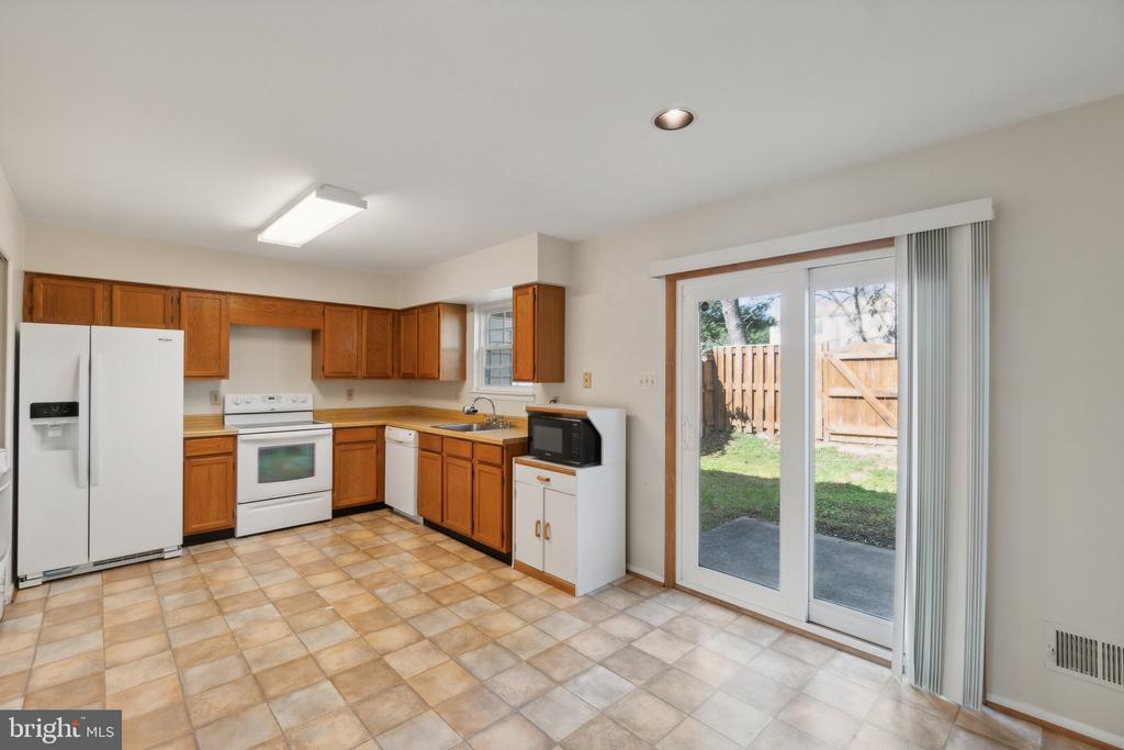 6909 ALEX COURT