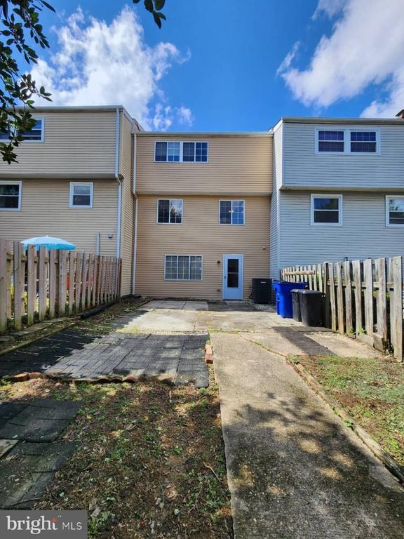 196 FAIRFIELD DRIVE
