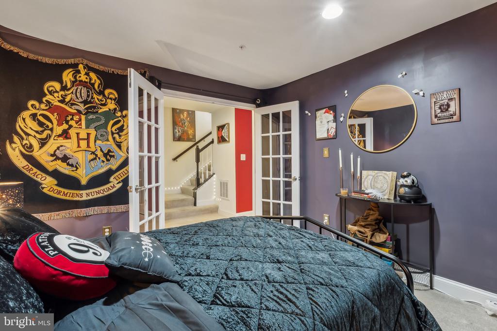 1212 SHENANDOAH SQUARE SOUTH