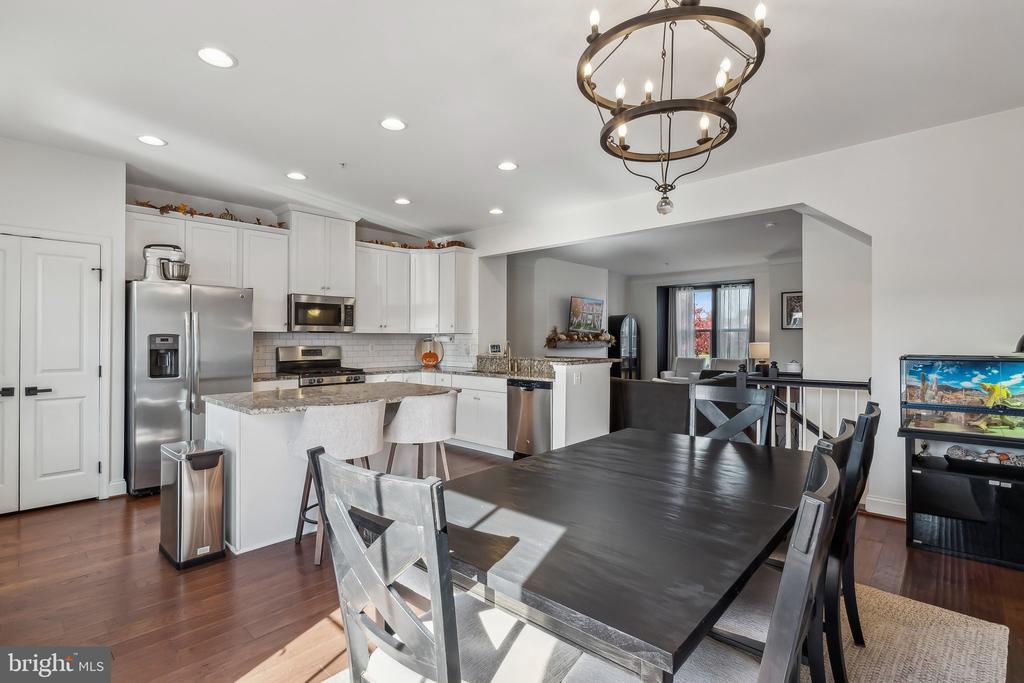 1212 SHENANDOAH SQUARE SOUTH