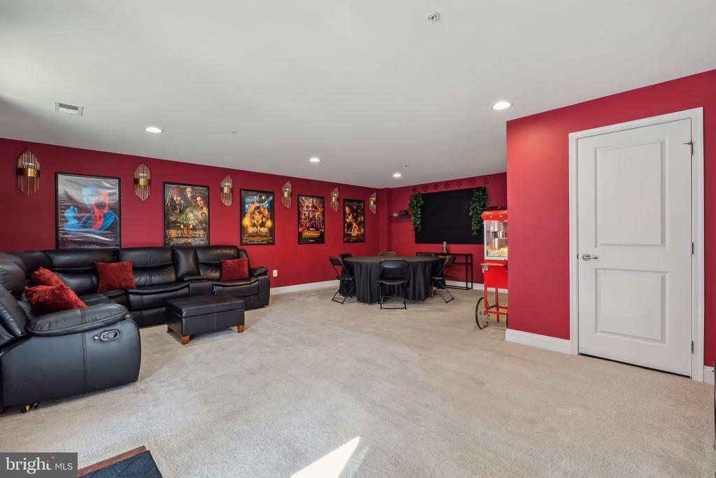 1212 SHENANDOAH SQUARE SOUTH
