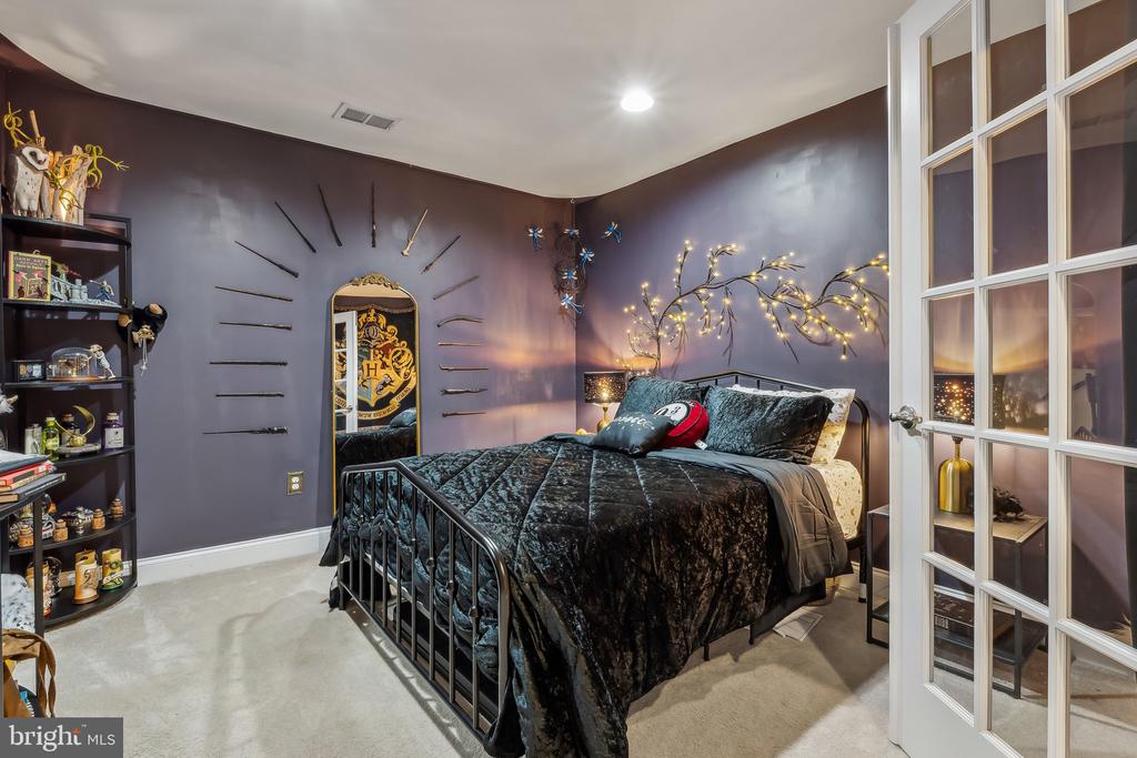 1212 SHENANDOAH SQUARE SOUTH