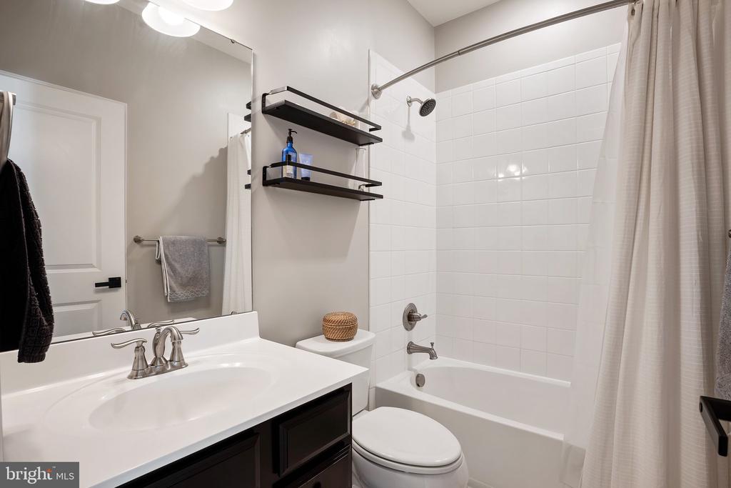 1212 SHENANDOAH SQUARE SOUTH