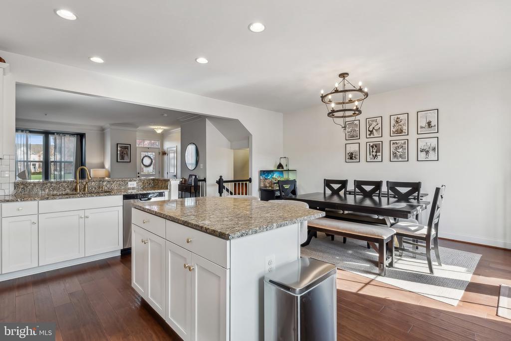 1212 SHENANDOAH SQUARE SOUTH