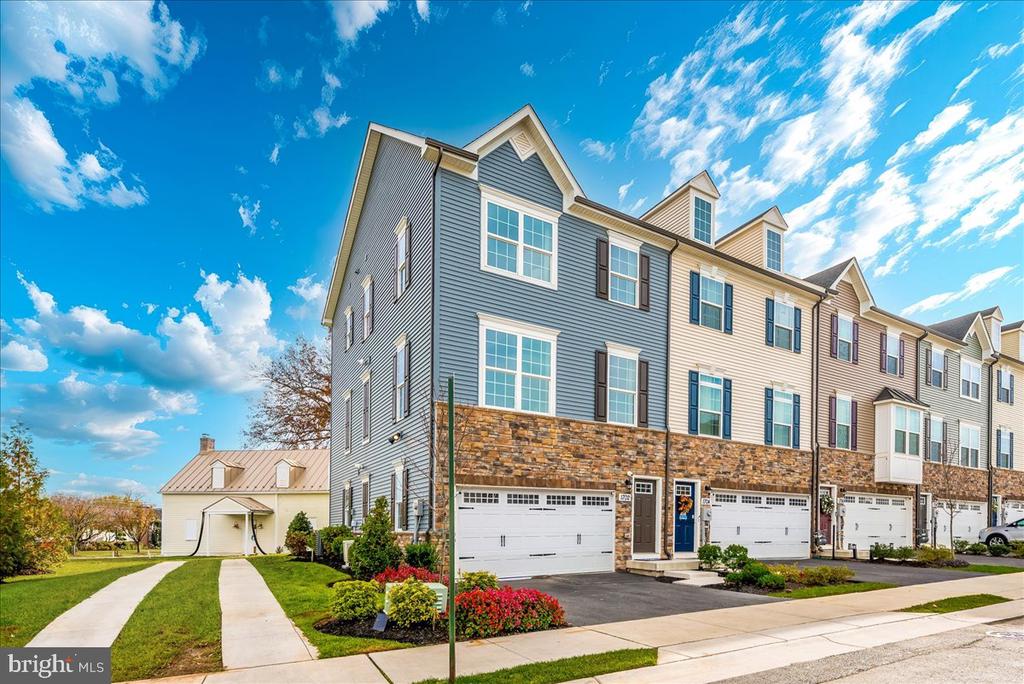 1702 ATLAS DRIVE