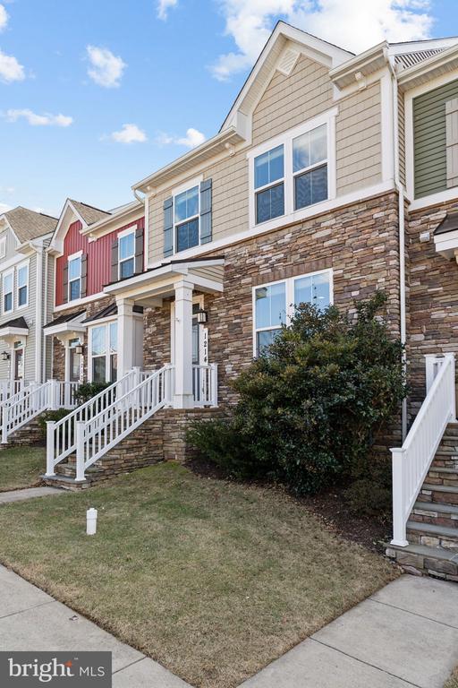 1214 SHENANDOAH SQUARE S
