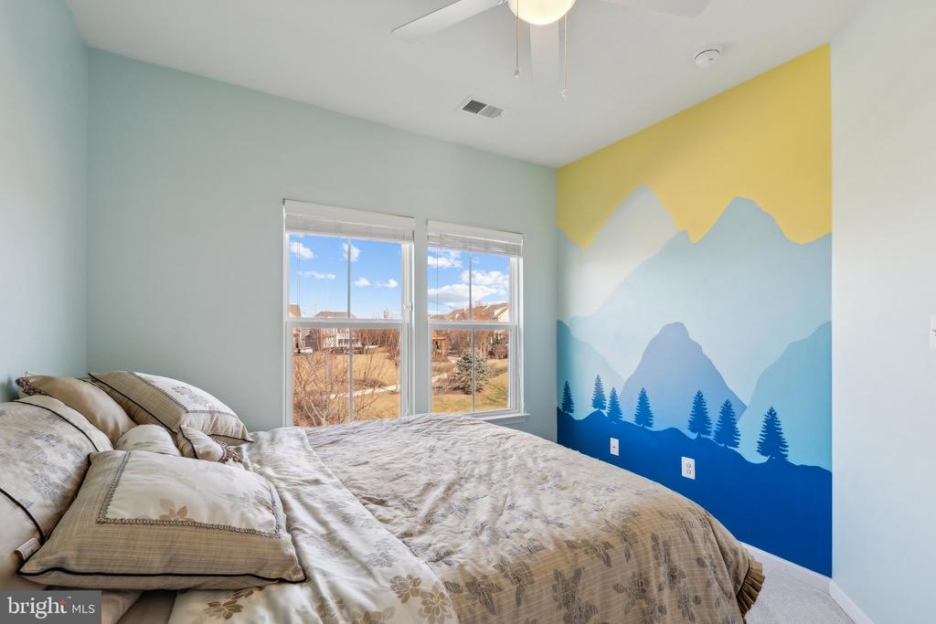 1214 SHENANDOAH SQUARE S