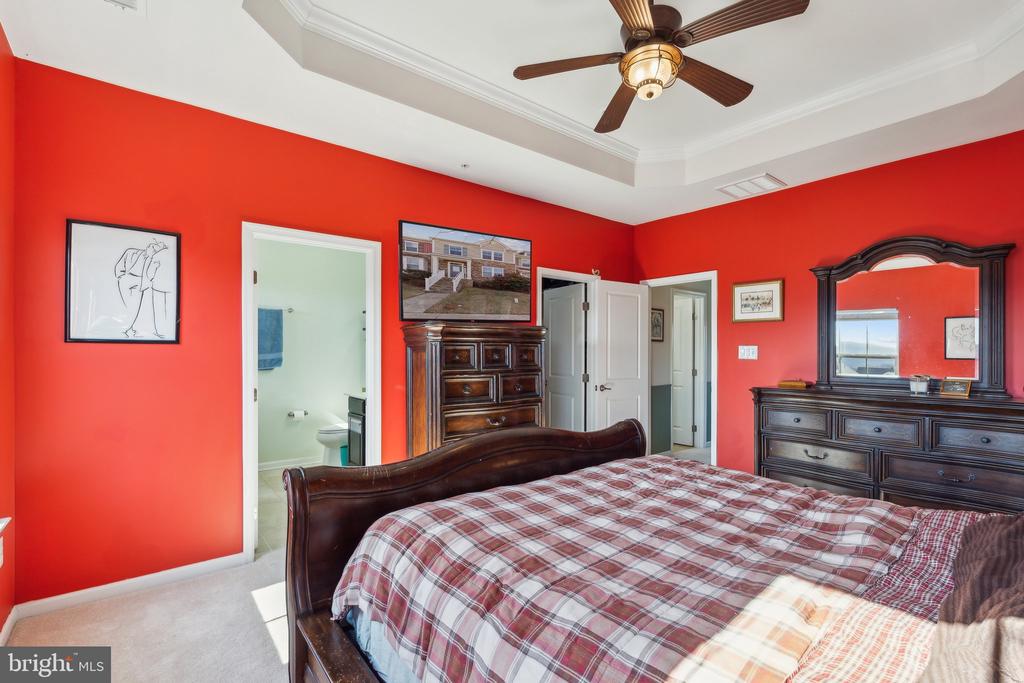 1214 SHENANDOAH SQUARE S