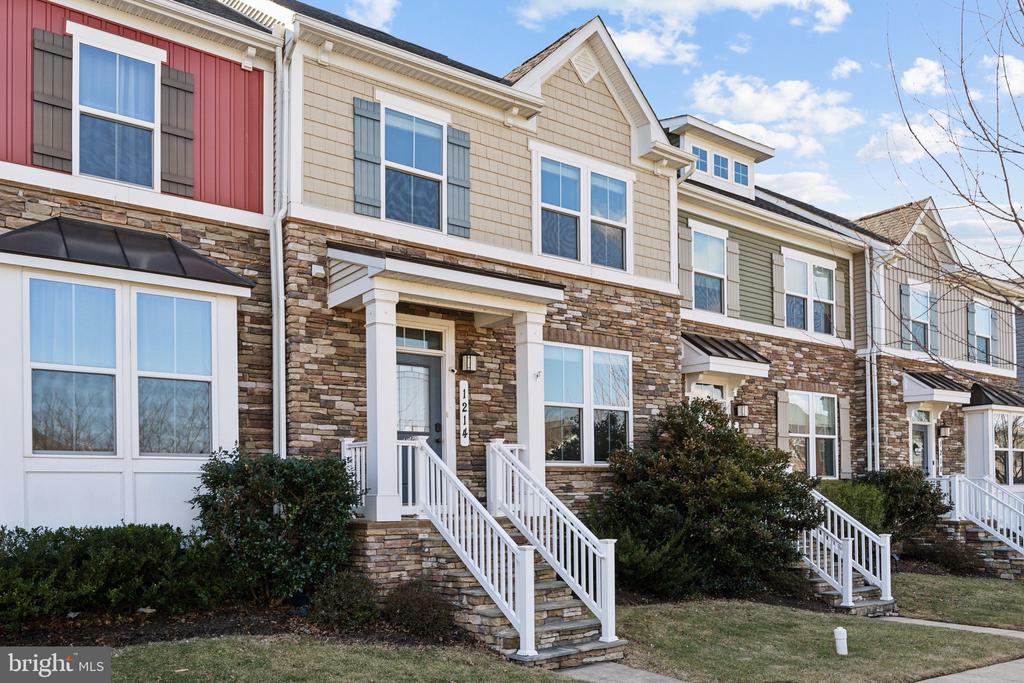 1214 SHENANDOAH SQUARE S