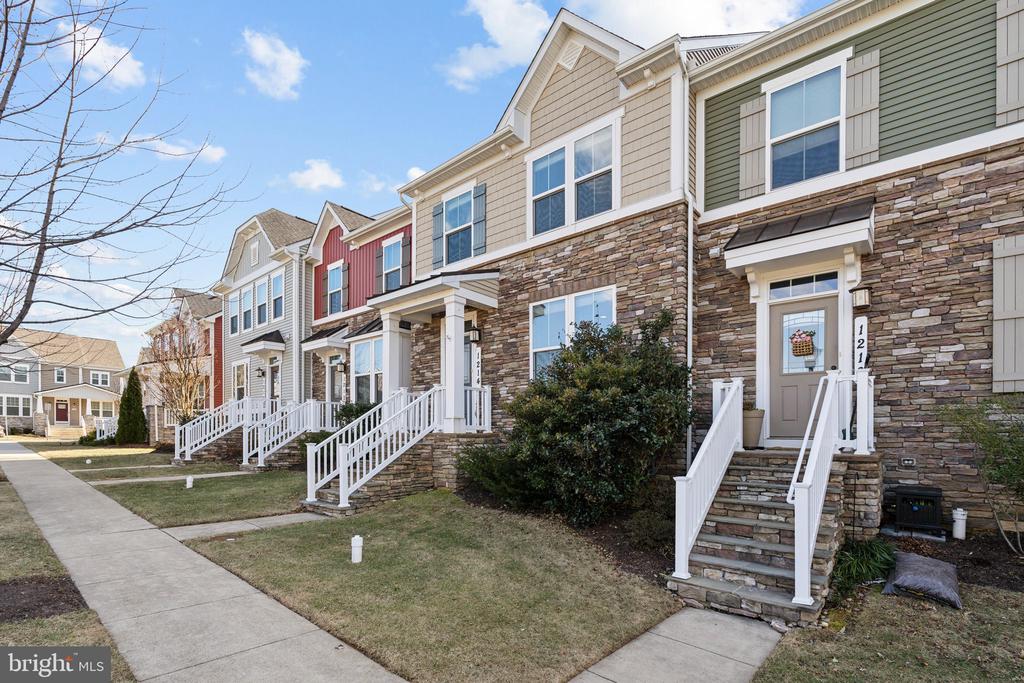 1214 SHENANDOAH SQUARE S