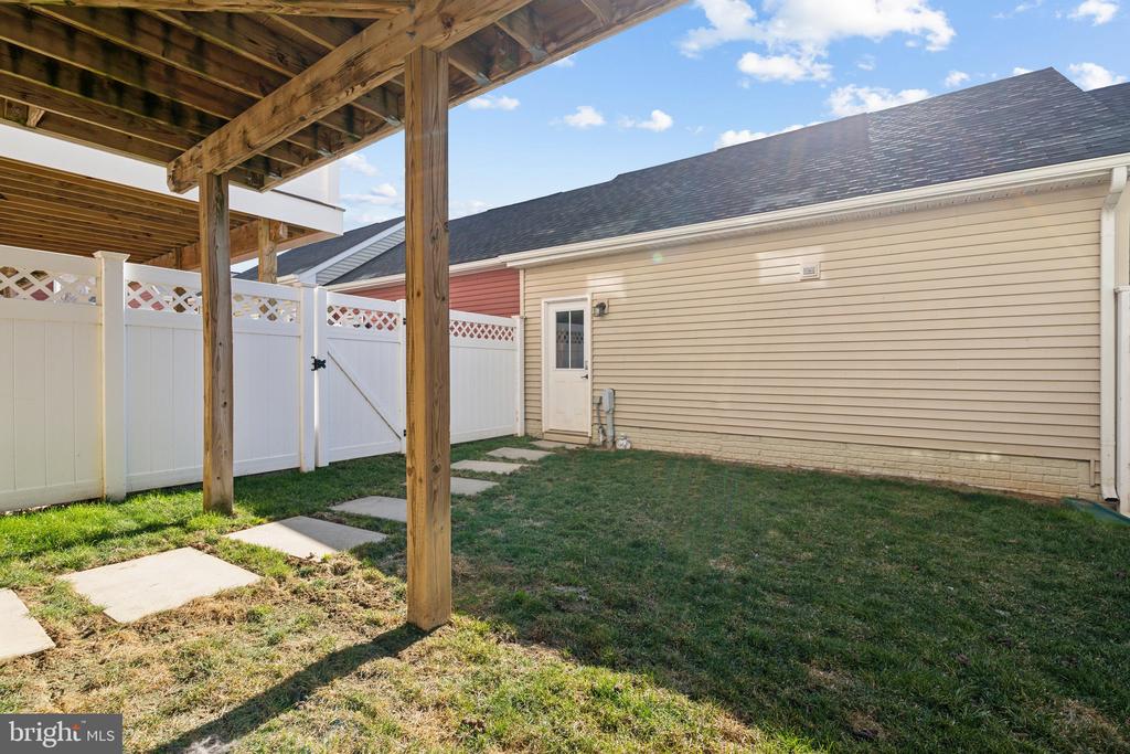 1214 SHENANDOAH SQUARE S