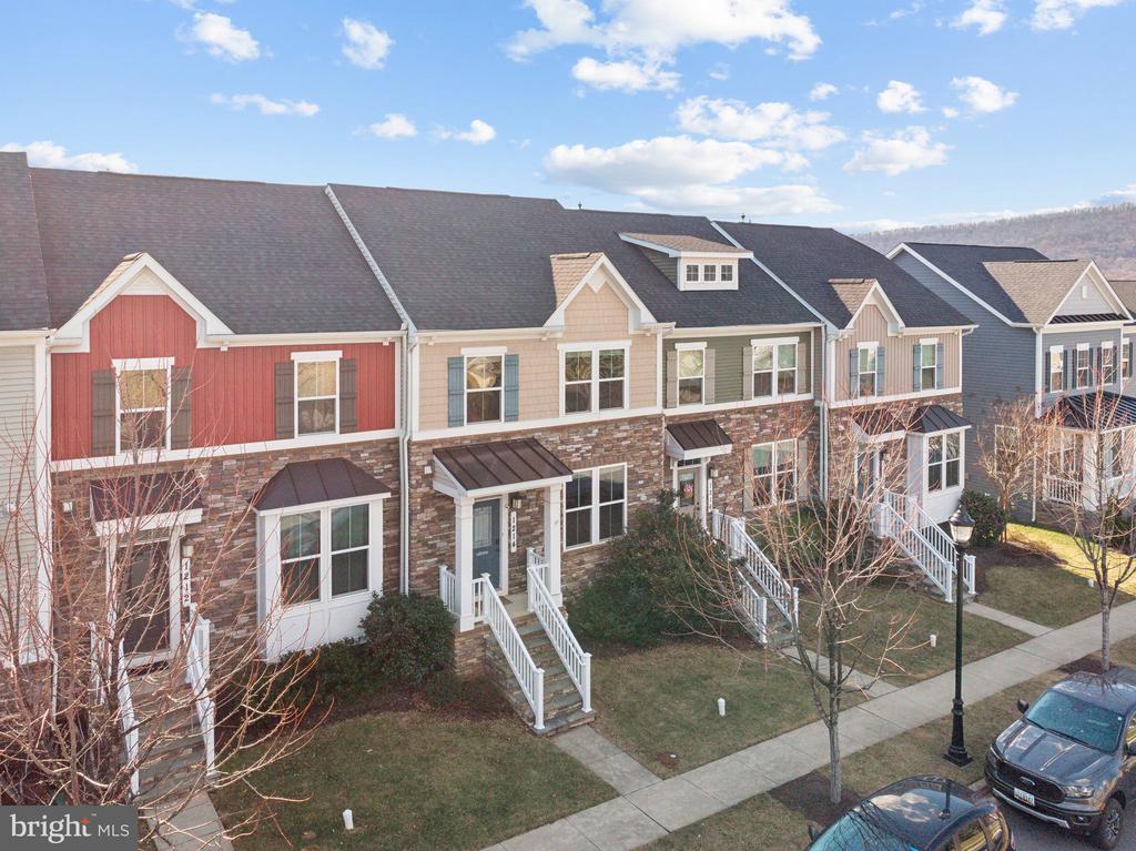1214 SHENANDOAH SQUARE S